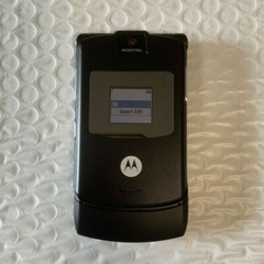 Motorola RAZR V3 Flip Bluetooth MP4 video Unlocked GSM Mobile Phone 8 Colors