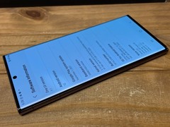 Samsung Galaxy S22 Ultra 5G -128 GB – Burgundy – Live Demo Unit – For Parts Only