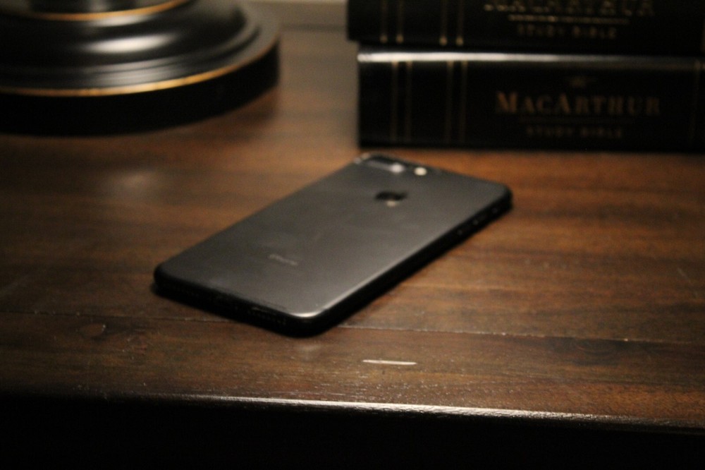 iPhone 7-Plus (without sim card)