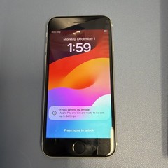 iPhone SE 3rd Gen 5G 64GB White Unlocked – Good Condition.