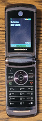 Motorola RAZR2 V9m – Gold ( U.S. Cellular ) CDMA Phone – READ / Super Rare Color