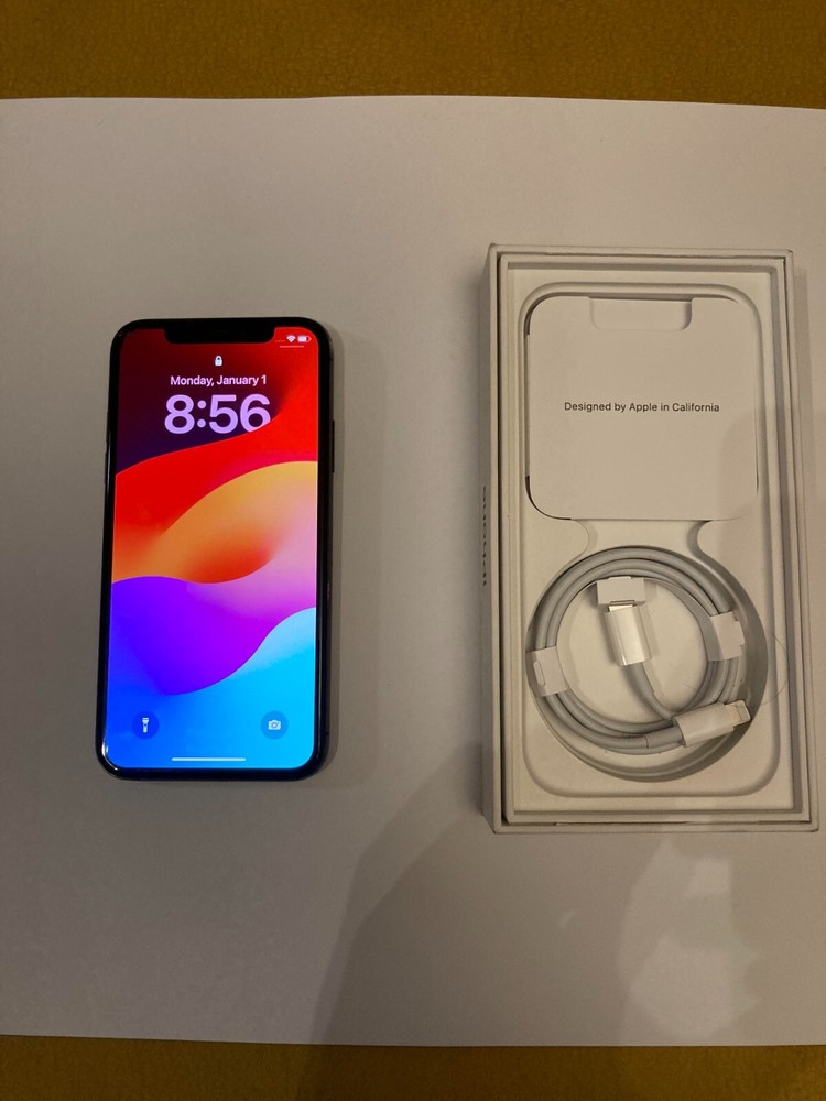 Apple iPhone XS – 256GB – Space Gray (Unlocked) A1920 (CDMA + GSM)