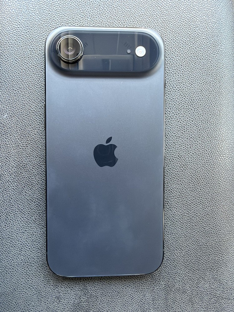 Apple iPhone Air 256GB–TMobile Carrier/IMEI Lock–100% Batt-Excellent Condition