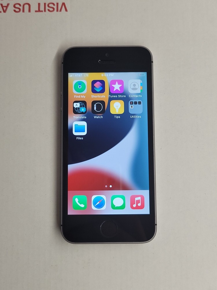 Apple iPhone SE – 32 GB – (Fully Unlocked) A1662 – 100% Battery