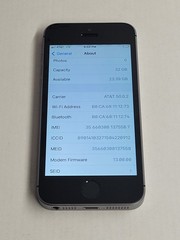 Apple iPhone SE – 32 GB – (Fully Unlocked) A1662 – 100% Battery