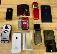 Lot of 9 Old Untested Cellphones Samsung, Nokia, Sanyo, iPhone, LG