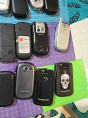 (23) Vintage Cell Flip Phones – Untested Flip, Slide LG Samsung Black Berry