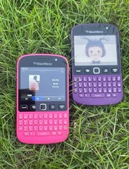 BlackBerry 9720 Unlocked Cellphone 3G WIFI 5MP Camera FM Radio GPS Black/Pink