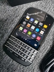 BlackBerry Q10 3.1&Prime; 8MP 4G 16GB GPS Bluetooth Unlocked Cellphone