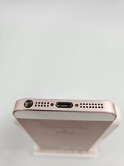 Apple iPhone SE Rose Gold Unlocked 32GB 2GB RAM 4&Prime; IOS Touchscreen Smartphone