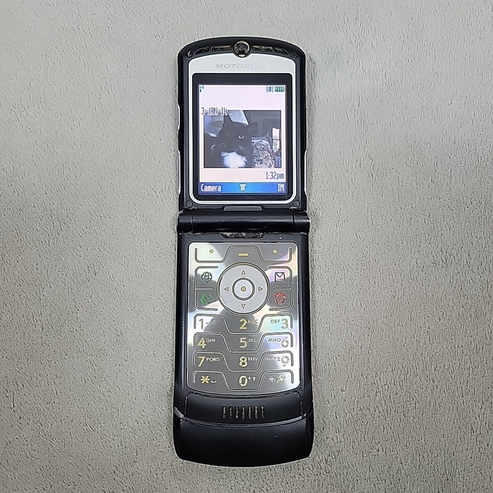 Motorola RAZR V3 Black AT&T Flip Phone Camera Works w/ Battery READ