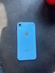I phone XR 64 GB iOS 18.1.1 TICTOK INCLUDED