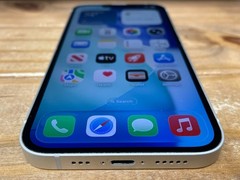 Apple iPhone 13 – 128 GB – White (Factory Unlocked) A2482 – Works – 82% Bat