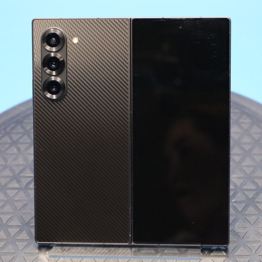 Samsung Galaxy Z Fold6 – 256GB – Crafted Black (Unlocked)
