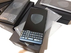 BlackBerry KEY2 LE BBE100-2 32GB+4GB 4G LTE Unlocked Smartphone New Sealed
