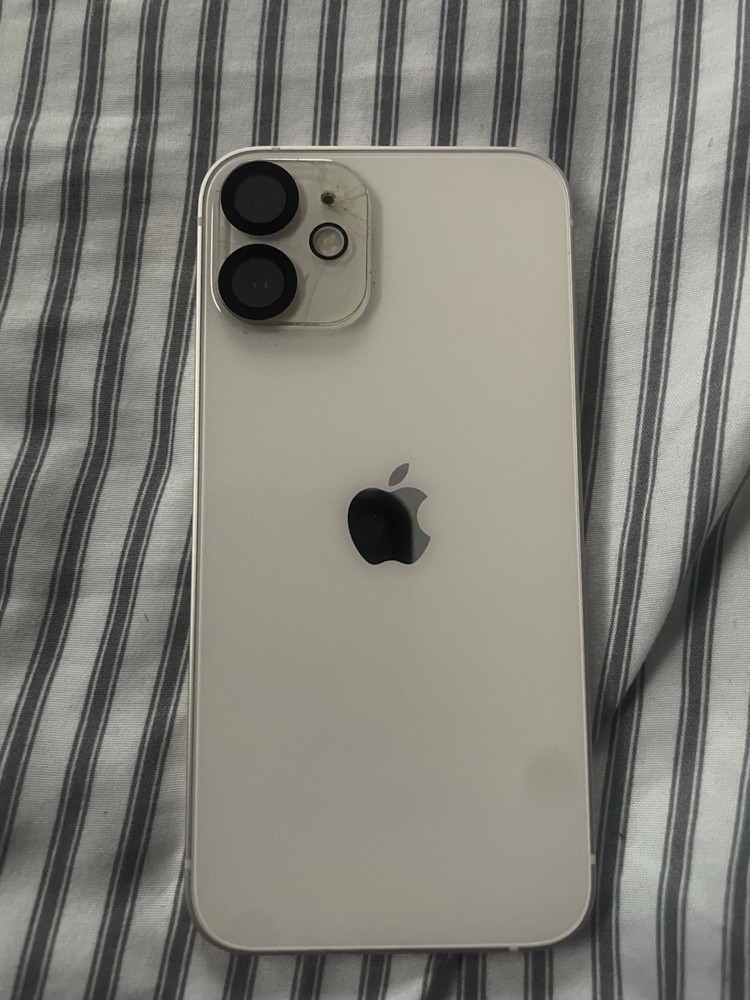 Apple iPhone White, Wi-Fi Bluetooth, iOS, Bar Style Smartphone
