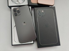 Apple iPhone 11 Pro 64GB 256GB Unlocked Smartphone -with Face ID – Good