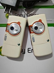 Sony Ericsson W800 Unlocked 2G GSM 900 1800 1900 Cellphone One-year warranty