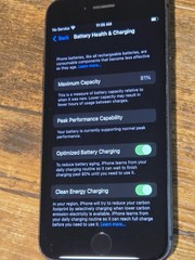 Apple iPhone 8 – 128 GB – Space Gray (Unlocked) Battery 81%