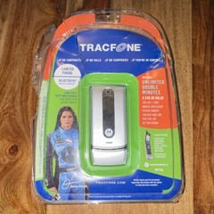 Motorola W376g TracFone Prepaid Flip Phone Bluetooth 0.3MP Camera Silver