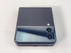 Samsung Galaxy Z Flip3 5G 128GB (Factory Unlocked) SM-F711U Smartphone – Black