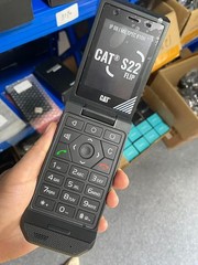 CAT S22 Flip Phone 16GB 2.8 » Unlocked Rugged Smartphone Black Good Working