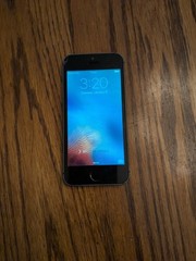 iPhone 5 Slate Black 16GB iOS 9.2 – Cracked