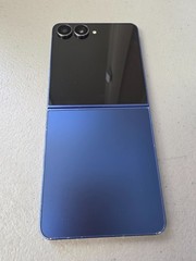 Samsung Galaxy Z Flip7 – 256 GB – Blue Shadow (T-Mobile/Unlocked) Smartphone