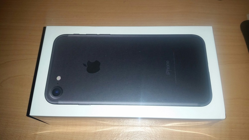 Apple iPhone 7 – 32GB – Black Verizon  A1660 (CDMA + GSM) BRAND NEW SEALED