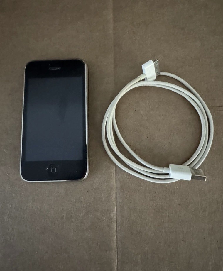 Apple iPhone 3GS 16GB AT&T) A1303