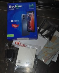 C0 Moto G Play 2024 6.5&Prime; 64GB 1 Year of 1500 Min/Text/Data 5k Power Bank New