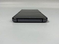 Samsung Galaxy Z Flip5 256GB SM-F731U1 Graphite (Unlocked) – Fair