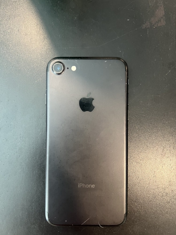 Apple iPhone 7 – 128 GB – Jet Black (Unlocked)