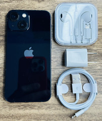 Apple iPhone 13 – 128GB – Midnight (MetroPCS Locked) – Good Condition