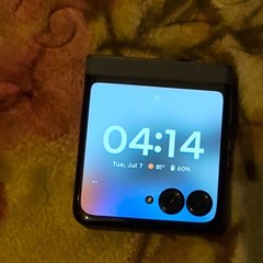 Motorola razr 2024 Flip Foldable Smartphone 256GB Storage, Black