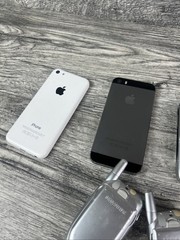 Lot of 6 Various Cell Phones Apple Samsung Motorola UNTESTED AS-IS PARTS REPAIR