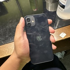 Apple iPhone 12 – 64 GB – Black (Unlocked)