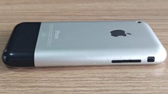 Apple iPhone 1st Generation iPhone 2G GSM 4/8/16GB iOS 1/iOS 3 Black Unlocked