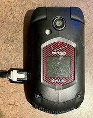 Kyocera DuraXV+ E4520 4GB *LOCKED to Verizon* Batt + Cord+ Mem+ Sim *READ BELOW*
