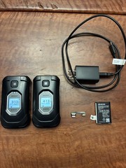 2x Kyocera DuraXV Extreme+ E4811 Phones, 1 Working + 1 functional Parts/Repair