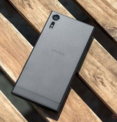 Sony Xperia XZs G8232 64GB 19MP Dual SIM Unlocked Global Smartphone New Sealed