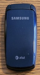 Samsung SGH-A137 – Navy Blue and Black ( AT&T ) Small Cellular GSM Flip Phone