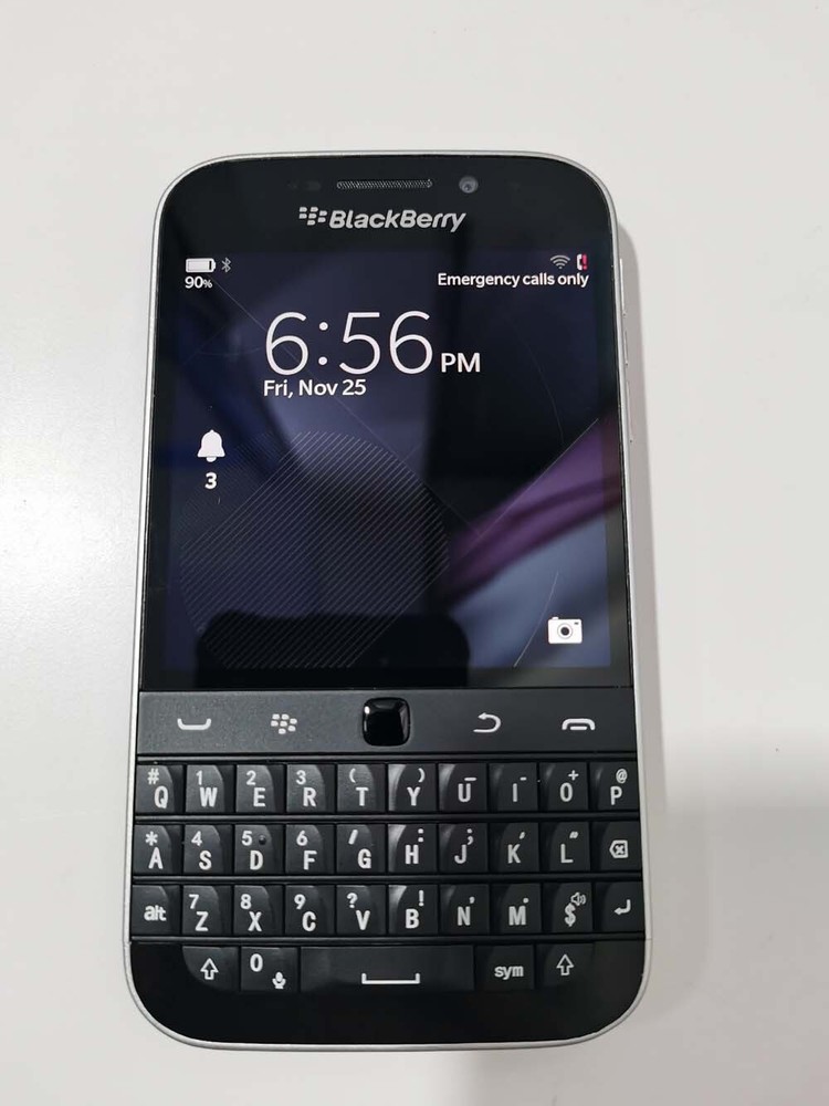 BlackBerry Classic Q20 3.5&Prime; 8MP16GB 2GB RAM black LOT