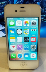 Apple iPhone 4s – 16 GB – White (Unlocked)