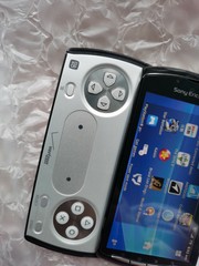 Sony Ericsson Xperia PLAY R800i Unlocked 3G GSM Game phone