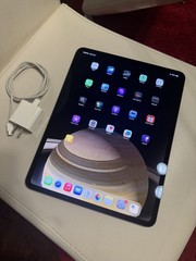 Apple iPad Pro (M5, 13&Prime;) 2TB (Wifi Only) Good Condition