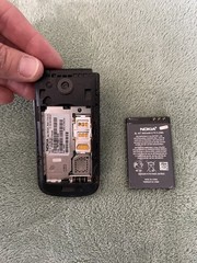 Nokia | Model: 2720a-2b | 2.8&Prime; LCD Display 1.3 MP Camera Flip Phone (Untested)