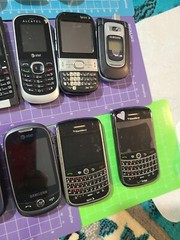 (23) Vintage Cell Flip Phones – Untested Flip, Slide LG Samsung Black Berry