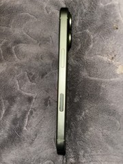 iPhone 17 Green Locked Or I Could Unlock It ! Serious Inquires Only