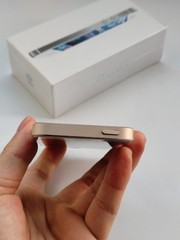Apple iPhone 5 16GB Factory UNlocked Black/White/Gold Good